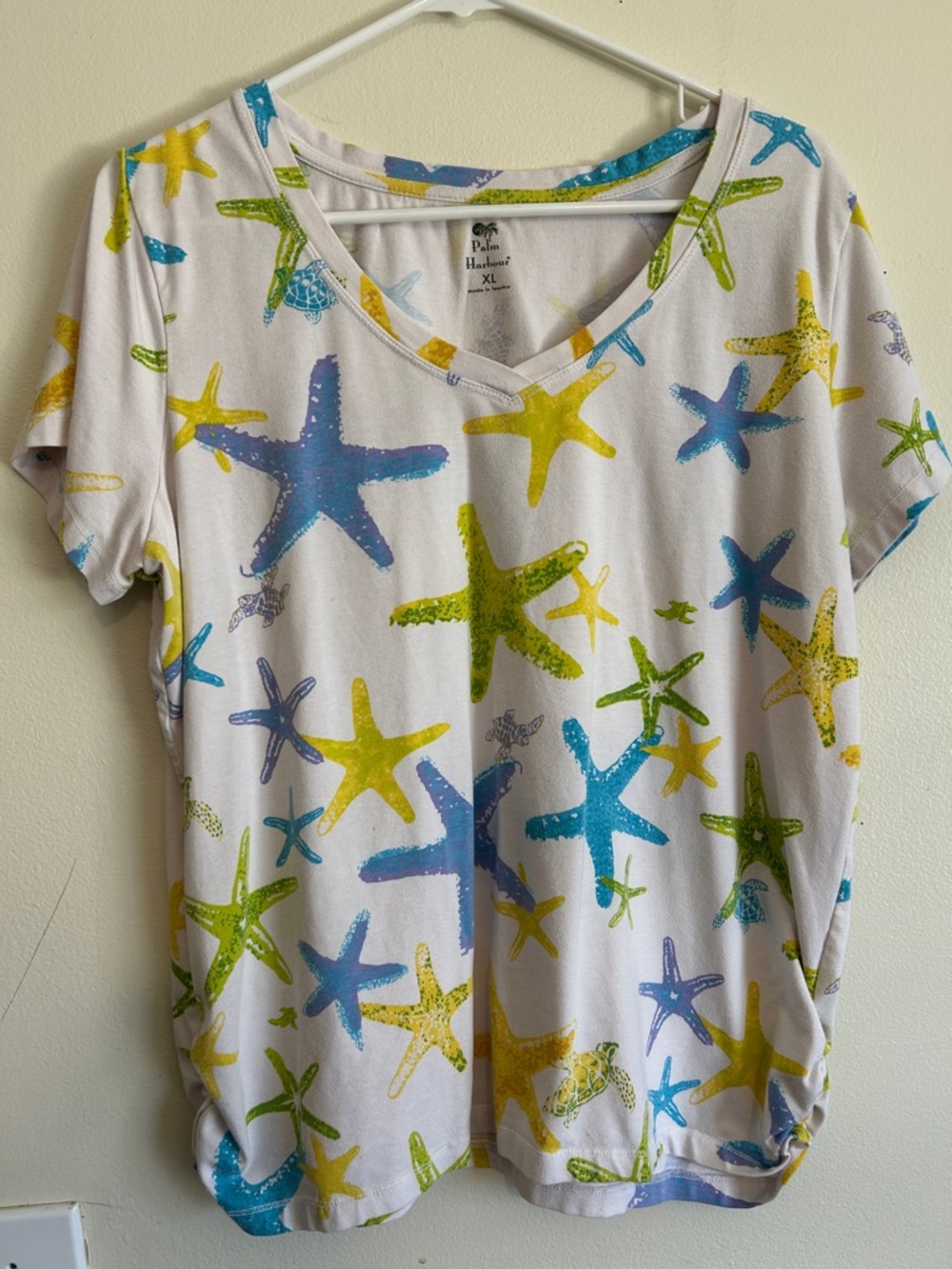 Palm Harbour White Starfish Print V-Neck Tee